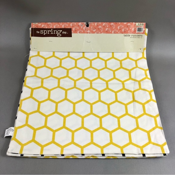 The Spring Shop Table Runners - Picture 3 of 5